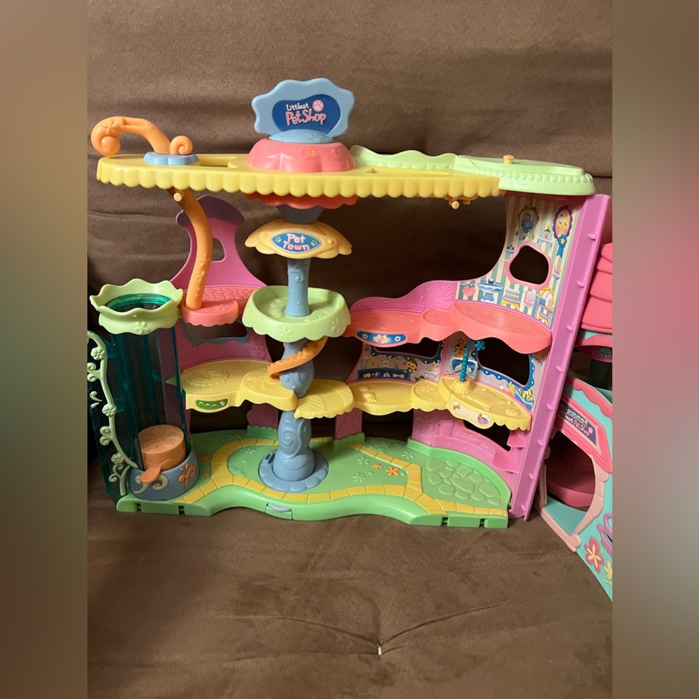 Littlest pet shop houses